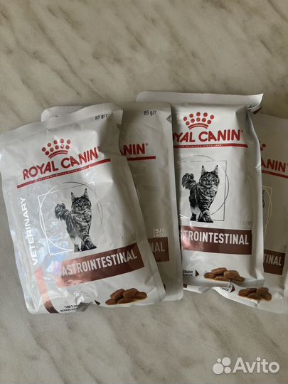 Корм для кошек Royal Canin Gastro и Farmina