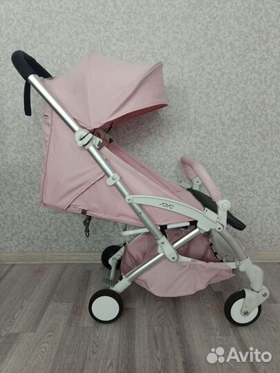 Коляска прогулочная yoya