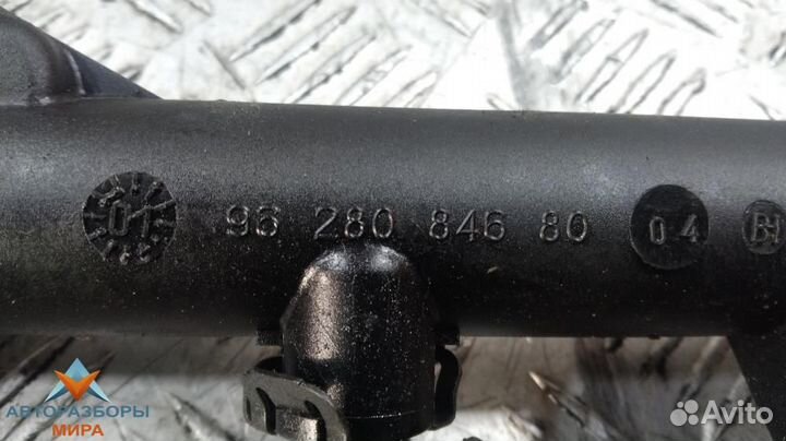 Топливная рампа Peugeot 406 рест. 2003 9628084680