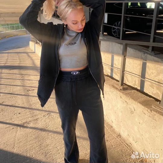 Спортивный костюм женский