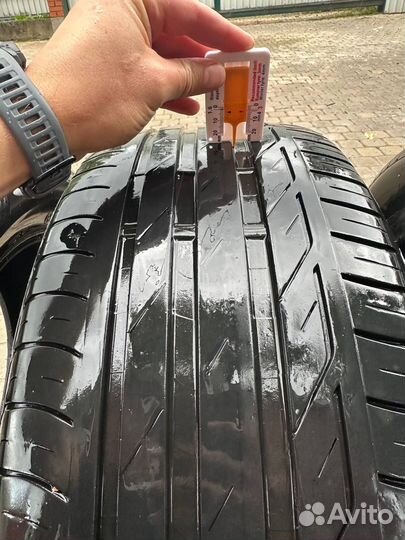 Bridgestone Turanza T001 235/55 R17