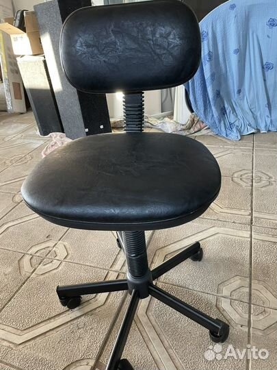 Компьютерное кресло или кресло для мастера