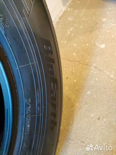 Yokohama BluEarth-XT AE61 215/70 R16