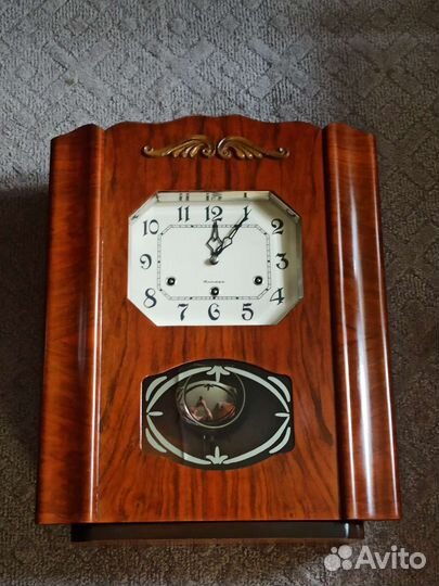 Часы Янтарь настенные с четвертым боем