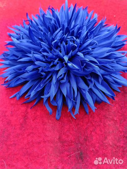 Брошь цветок из шелка