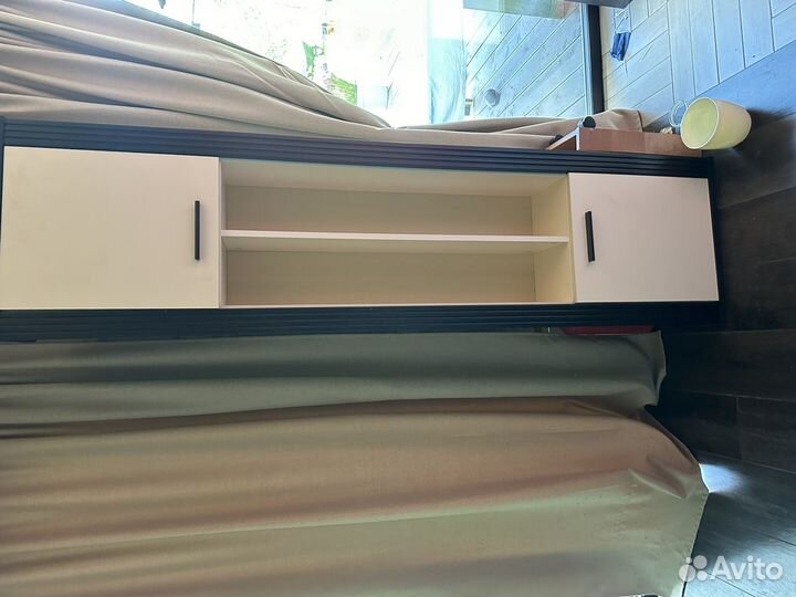 Полка Столплит