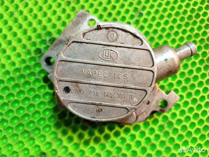 Насос вакуумный Skoda Octavia