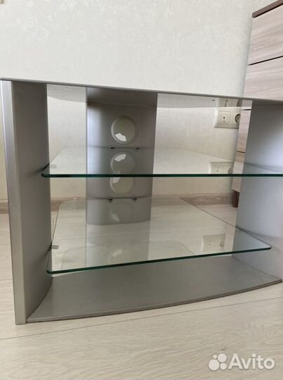 Стол под телевизор