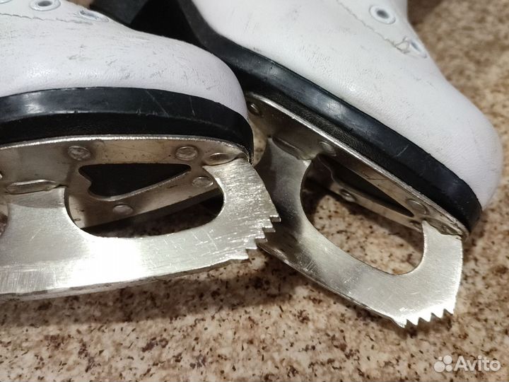 Коньки фигурные Graf Montana Gold, р.30