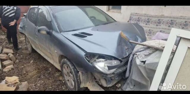 В разборе peugeot 206 Пежо