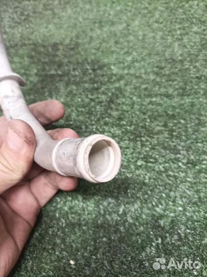 Трубка охлажд. жидкости металлическая Audi Q7 200