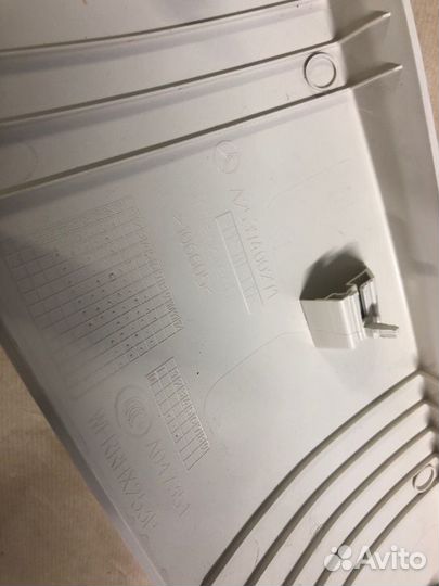 Обшивка крышки багажника задняя правая Mercedes