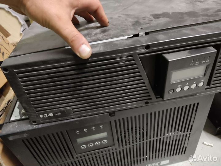 Источник бесперебойного питания Eaton