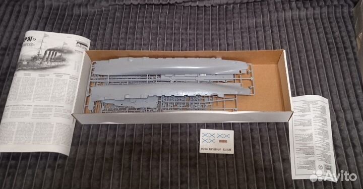 Сборная модель крейсера 