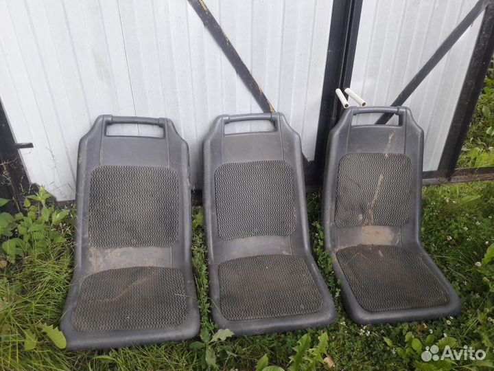 Пластиковые легкие кресла в лодку, катер