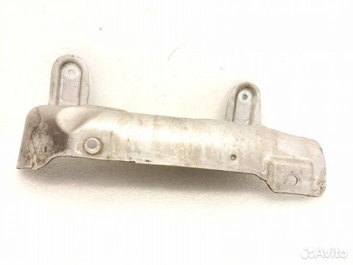 Тепловой экран левый Audi Q5 8R 3.2 calb 2010