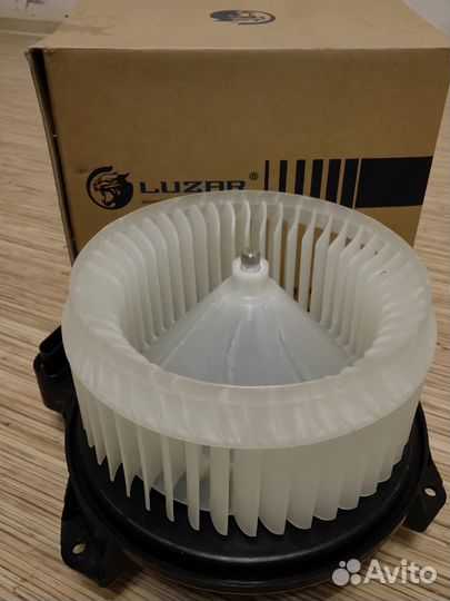 Электровентилятор отопителя на Toyota RAV 4