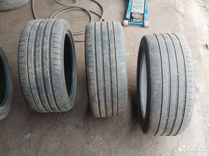 Kumho Ecsta HS51 225/45 R17 и 245/40 R17 91Q