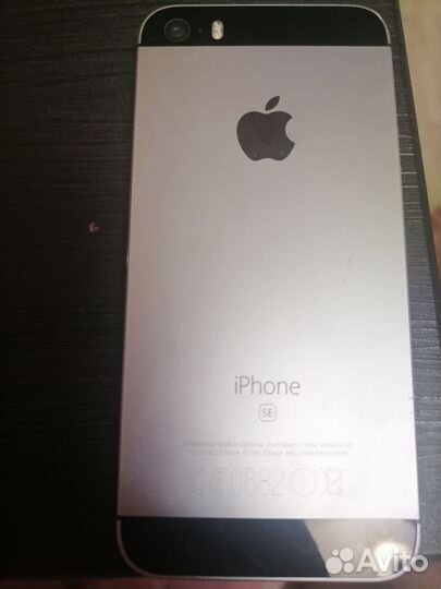 iPhone SE, 32 ГБ