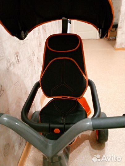 Продам детский велосипед 3-колесный с ручкой