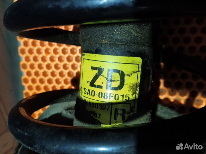 Стойка амортизатора переднего правого Chevrolet Av