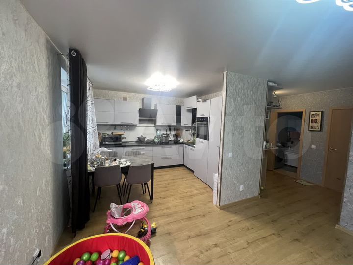 2-к. квартира, 65 м², 9/10 эт.