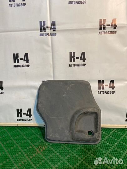 Обшивка двери багажника задняя правая LADA Largus