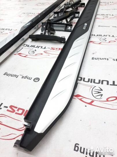 Пороги на Toyota RAV4 Дизайн 1 с 2019 гг. +