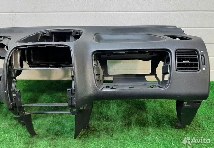 Торпедо Mitsubishi Space Star 2002