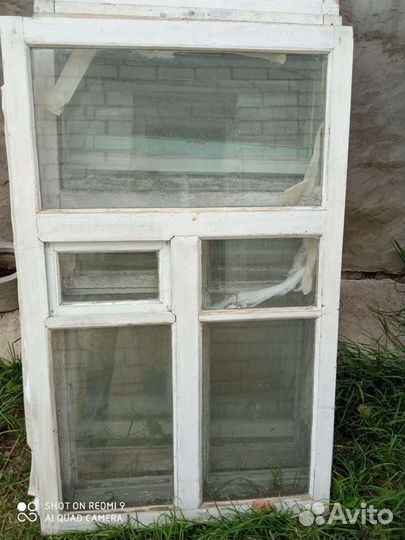 Деревянные окна, дверь входная, плитка кафельная