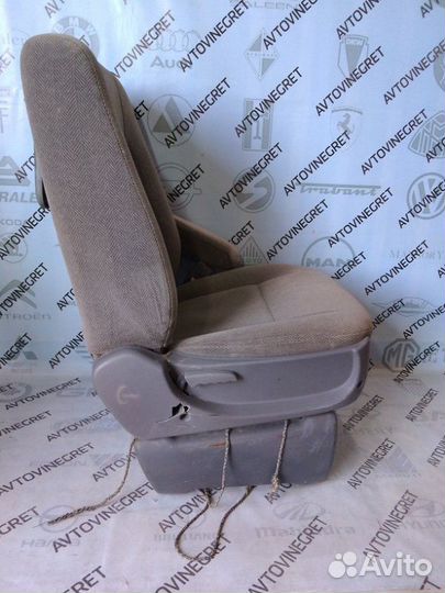 Сиденье Kia Carnival 1