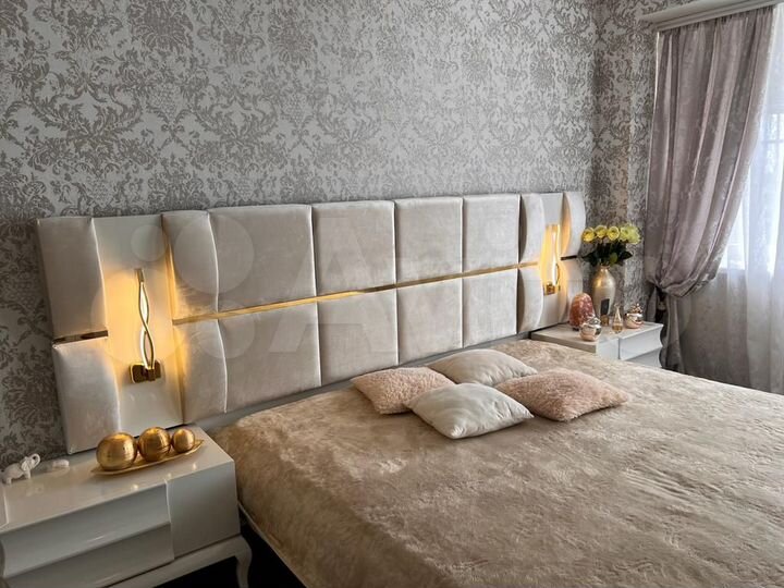 4-к. квартира, 140 м², 10/11 эт.