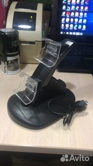 Зарядное станция на два геймпада Xbox one