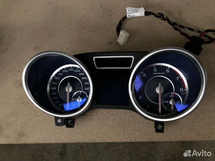Панель приборов GL X166 AMG