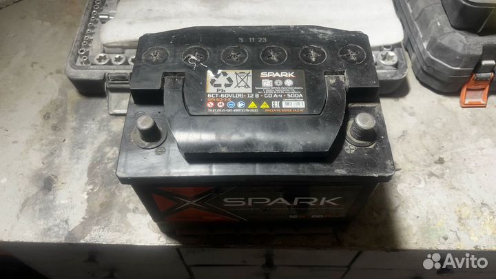 Аккумулятор автомобильный 60 ач