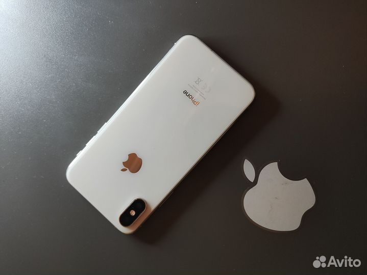 iPhone Xs, 64 ГБ