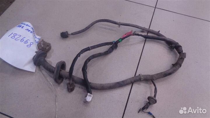 Проводка двери задней левой Nissan Maxima A33 200