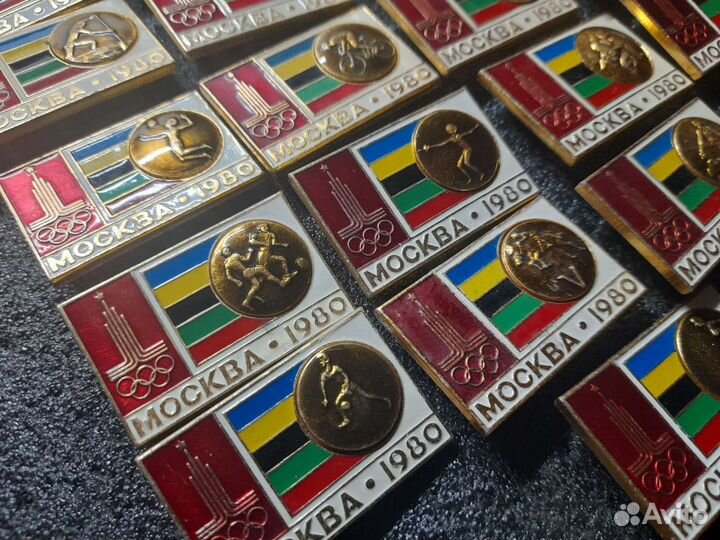 Значки Олимпиада 1980 полный набор