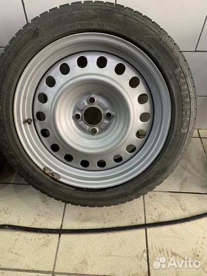 Kumho I'Zen KW31 205/50 R17 93R