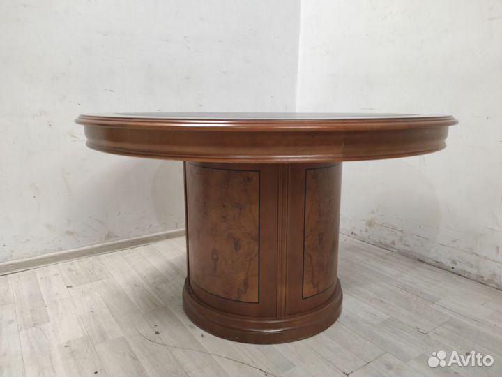 Стол переговоров круглый ART moble б/у 02317