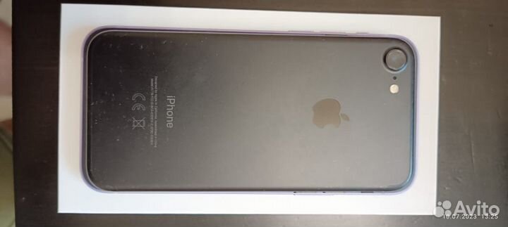 Телефон iPhone 7
