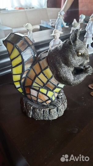 Светильник настольный, цветное стекло, неяркий, от