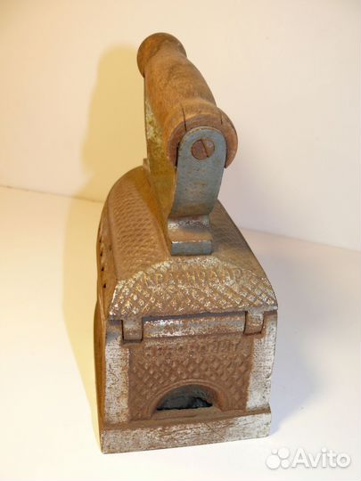 Утюг старинный