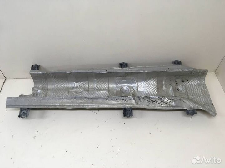 Б/У Б/У Тепловой экран 587200R050 toyota