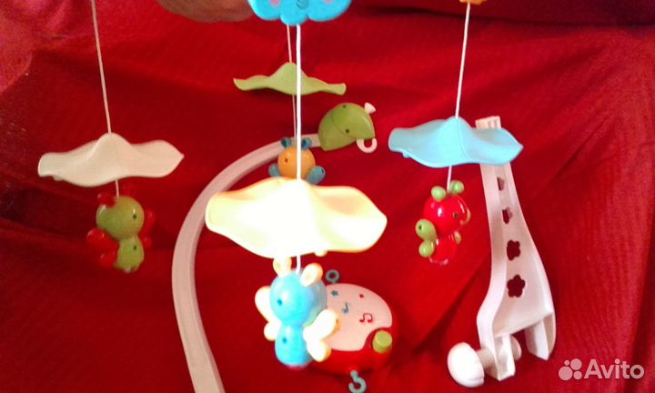 Музыкальная карусель на кроватку