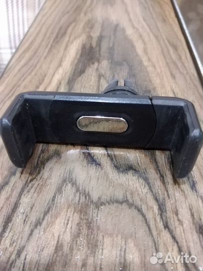 Автомобильный держатель для смартфона