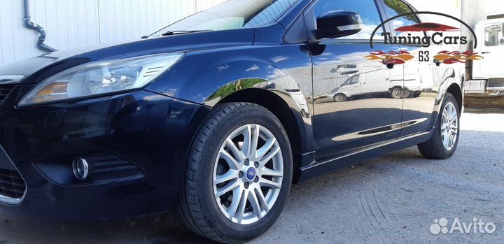 Накладки на пороги Пластиковые на Ford Focus II