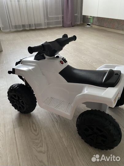 Машина для детей на аккумуляторе