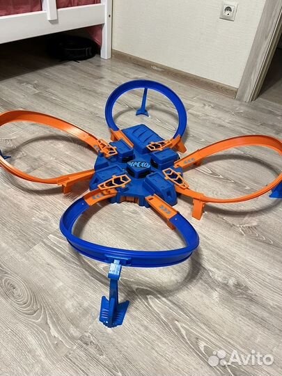 Гоночный трек hot wheels