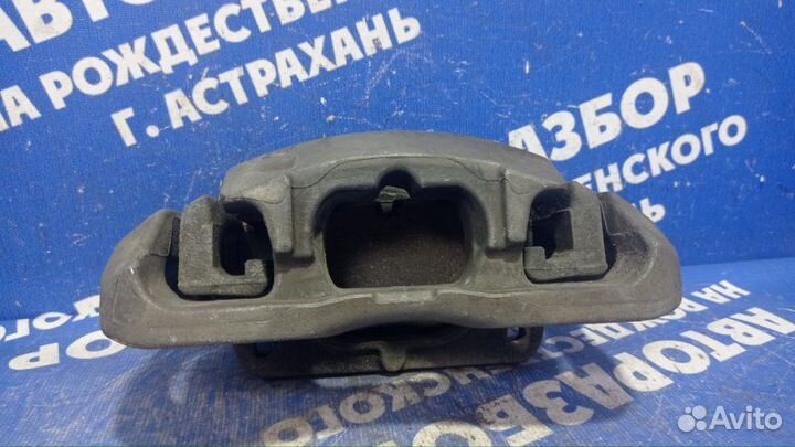 Передний правый суппорт Bmw E65 седан N62B40 2006
